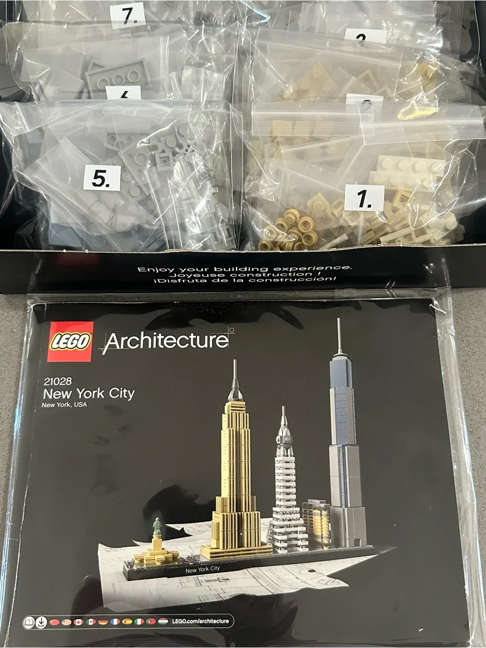 LEGO Architecture New York City 21028 Complete Counted w/ Box & Instructions